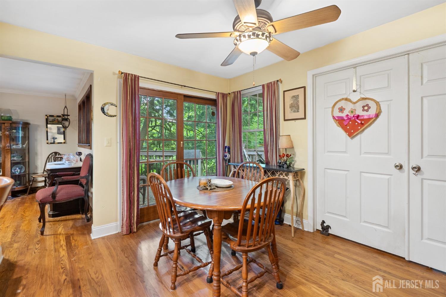22 South Drive, East Brunswick, New Jersey image 9