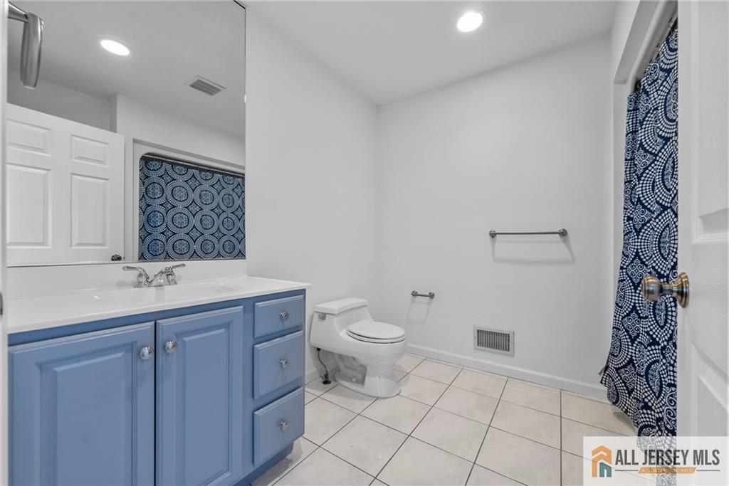 South Brunswick, New Jersey, 08852, United States, 5 Bedrooms Bedrooms, ,5 BathroomsBathrooms,Residential,Active,2025226