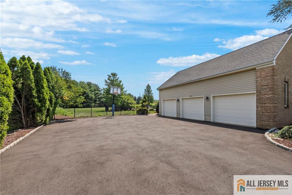 South Brunswick, New Jersey, 08852, United States, 5 Bedrooms Bedrooms, ,5 BathroomsBathrooms,Residential,Active,2025226