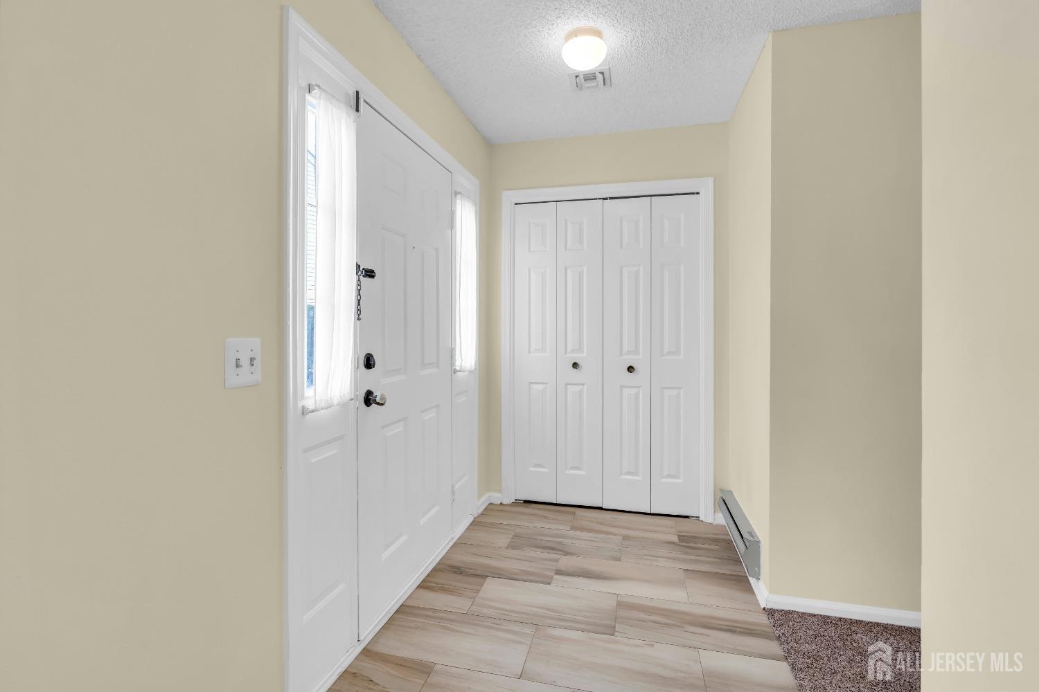 719 Victoria Court #B, Monroe Township, New Jersey image 3