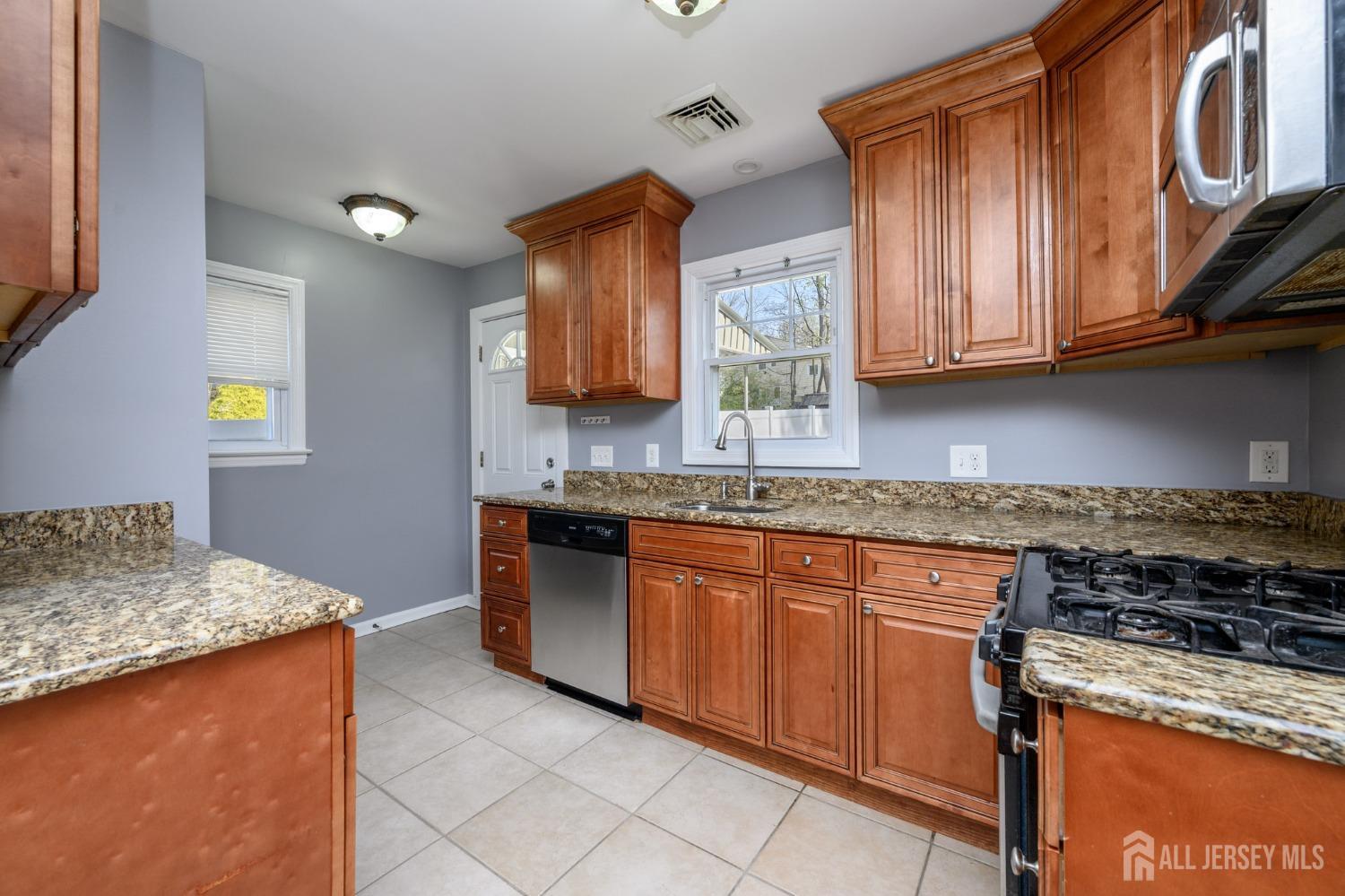 102 Fairview Avenue, West Orange, New Jersey image 9