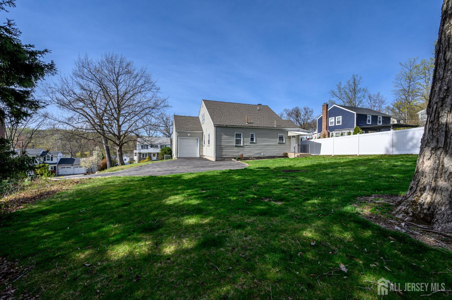 102 Fairview Avenue, West Orange, New Jersey image 35