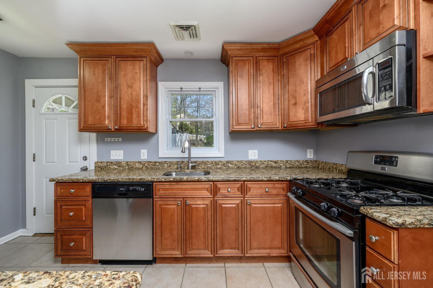 102 Fairview Avenue, West Orange, New Jersey image 10