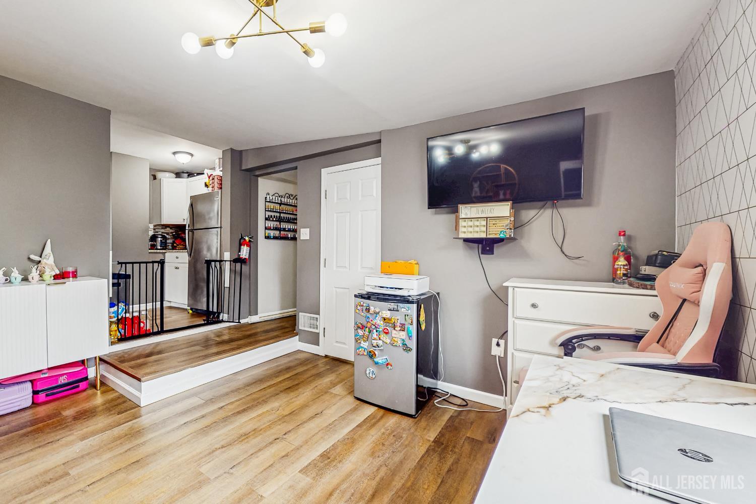 Manville, New Jersey 08835, United States, 3 Bedrooms Bedrooms, ,1 BathroomBathrooms,Residential,Active,239451