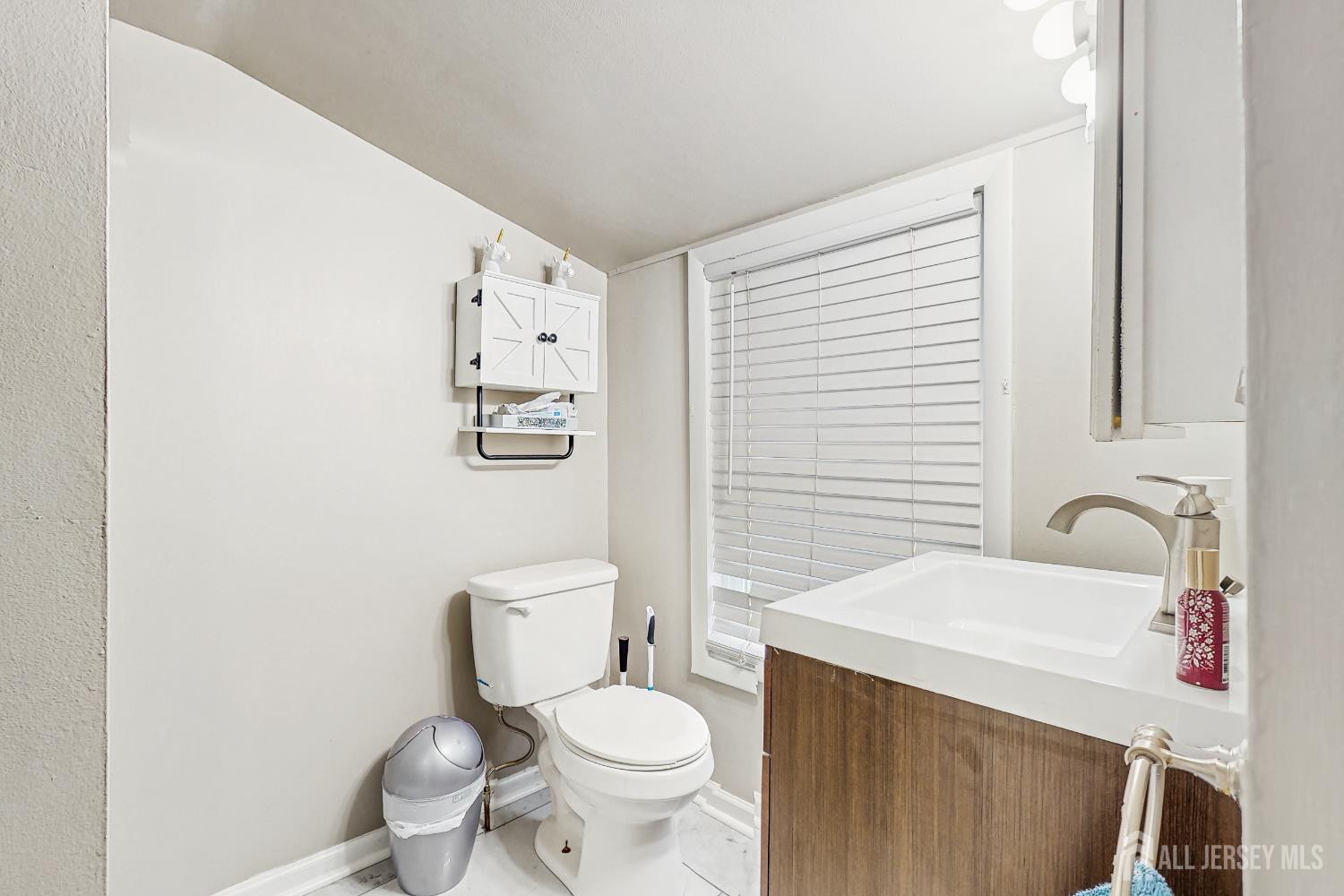 Manville, New Jersey 08835, United States, 3 Bedrooms Bedrooms, ,1 BathroomBathrooms,Residential,Active,239451