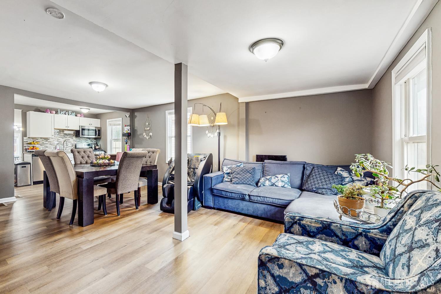 Manville, New Jersey 08835, United States, 3 Bedrooms Bedrooms, ,1 BathroomBathrooms,Residential,Active,239451