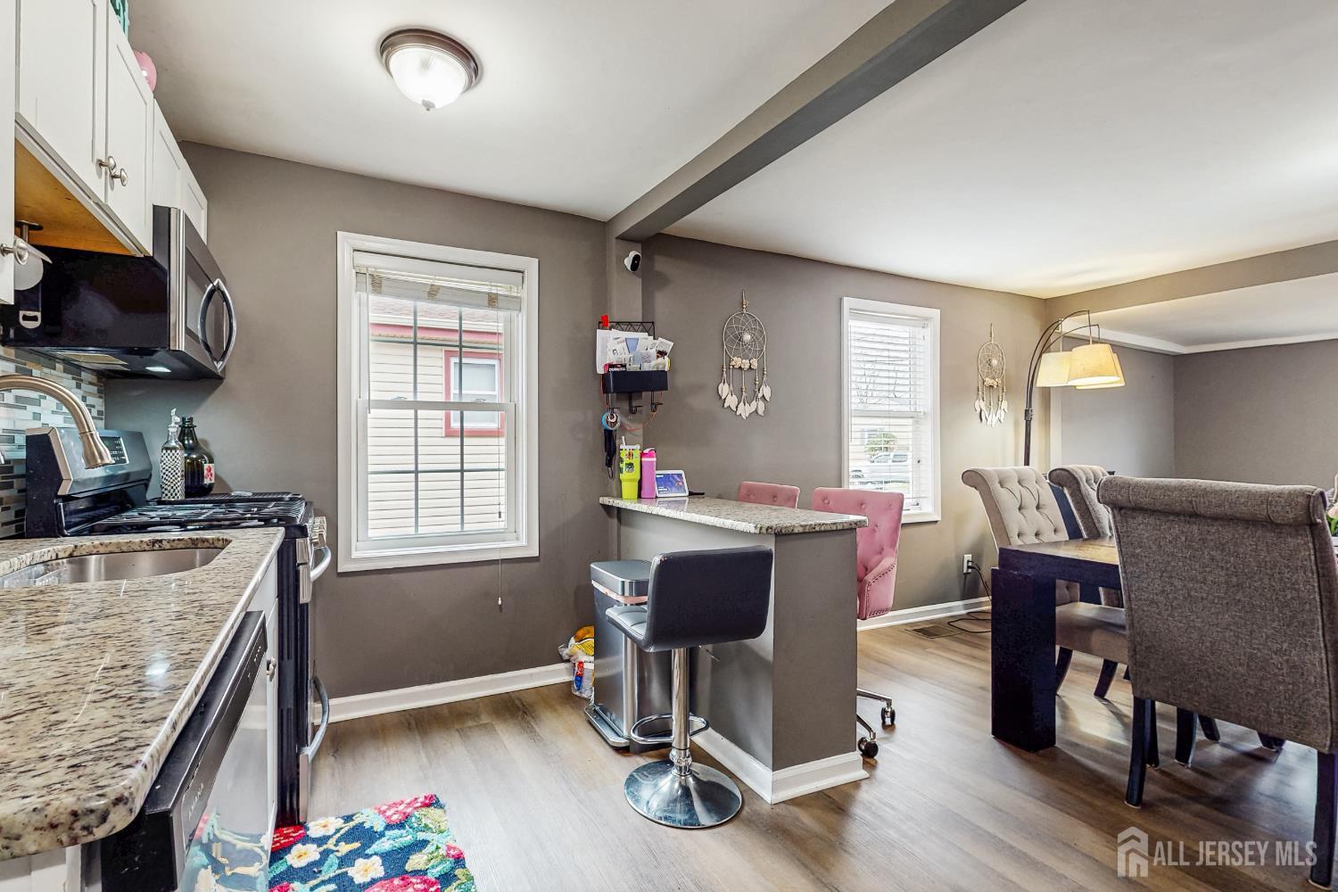 Manville, New Jersey 08835, United States, 3 Bedrooms Bedrooms, ,1 BathroomBathrooms,Residential,Active,239451