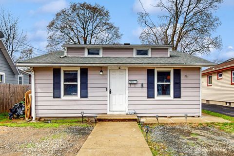 Homes For Sale - 20 S So 8th Avenue<br/> Somerset County, Manville, NJ 08835