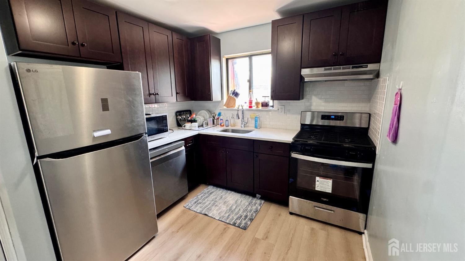 312 N Oaks Boulevard, North Brunswick, New Jersey image 3