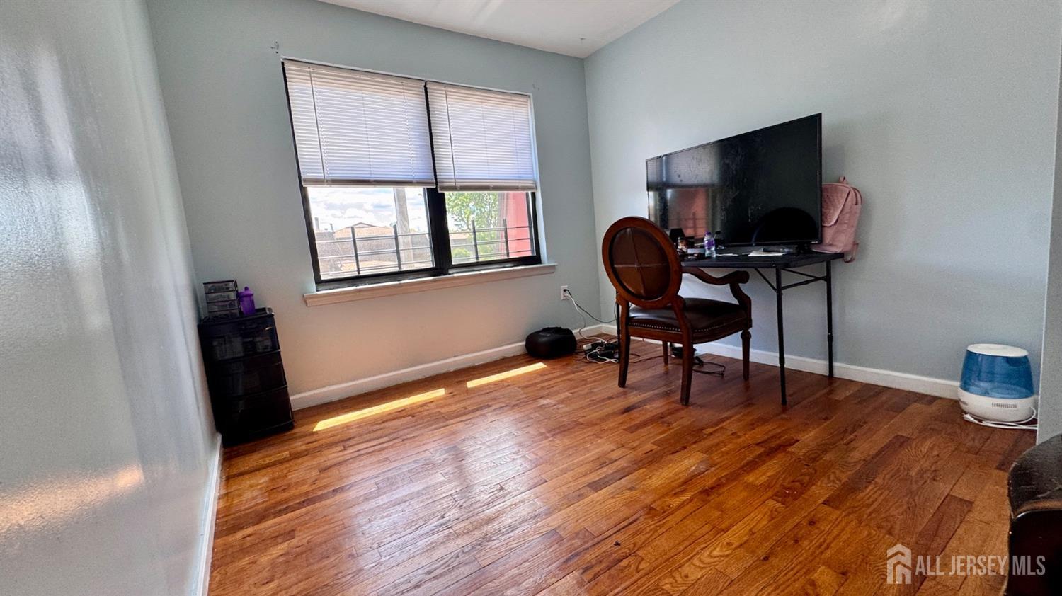 312 N Oaks Boulevard, North Brunswick, New Jersey image 5