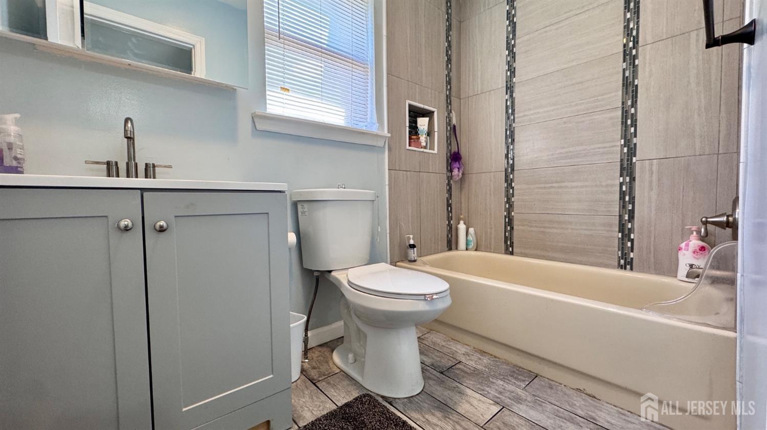 312 N Oaks Boulevard, North Brunswick, New Jersey image 6