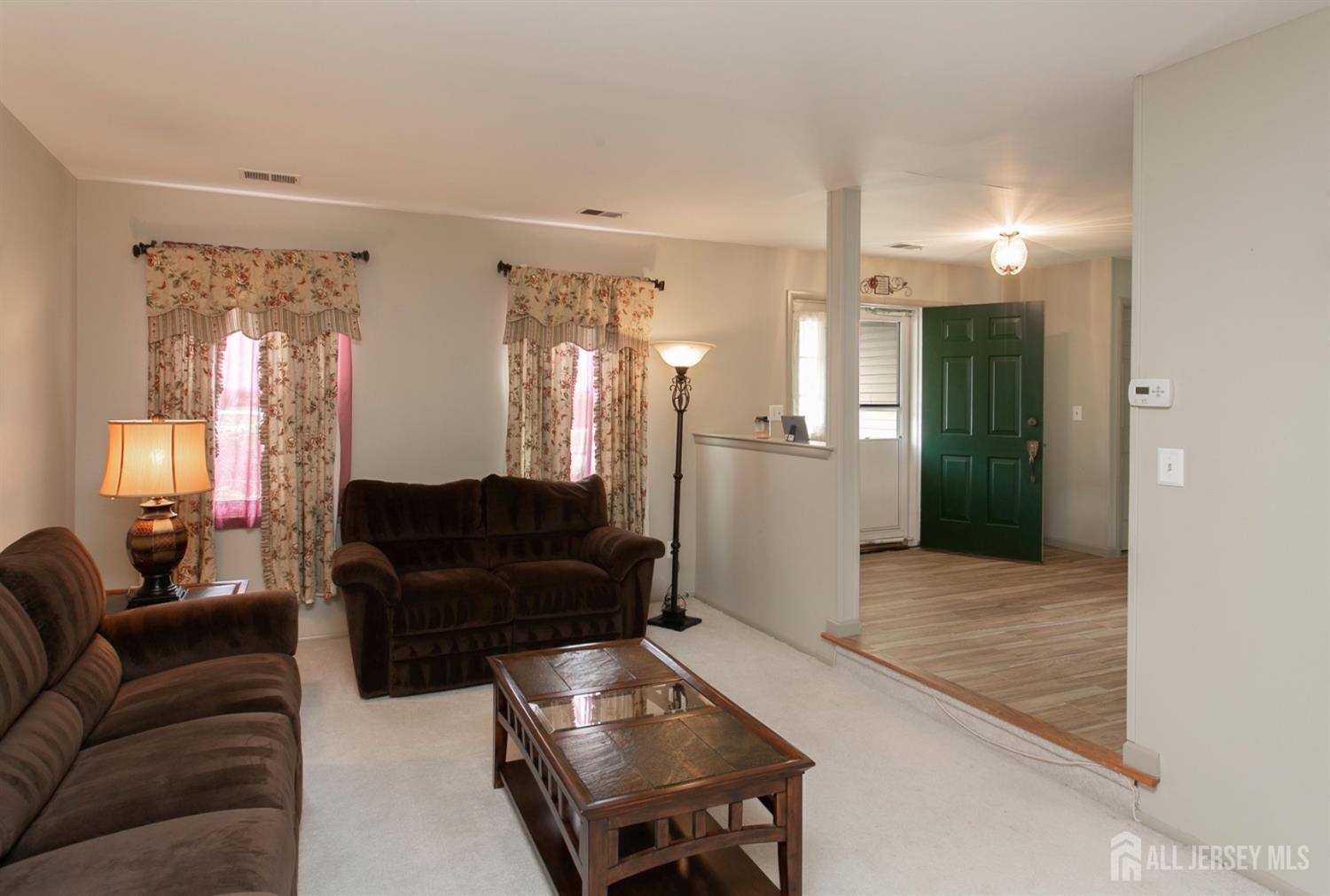 71 S Sagamore Avenue, Edison, New Jersey image 5