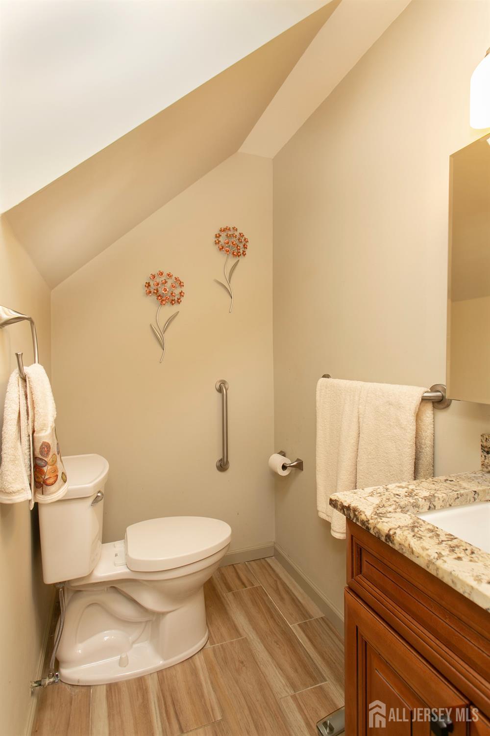 71 S Sagamore Avenue, Edison, New Jersey image 15