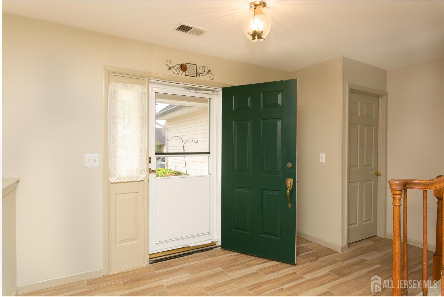 71 S Sagamore Avenue, Edison, New Jersey image 3