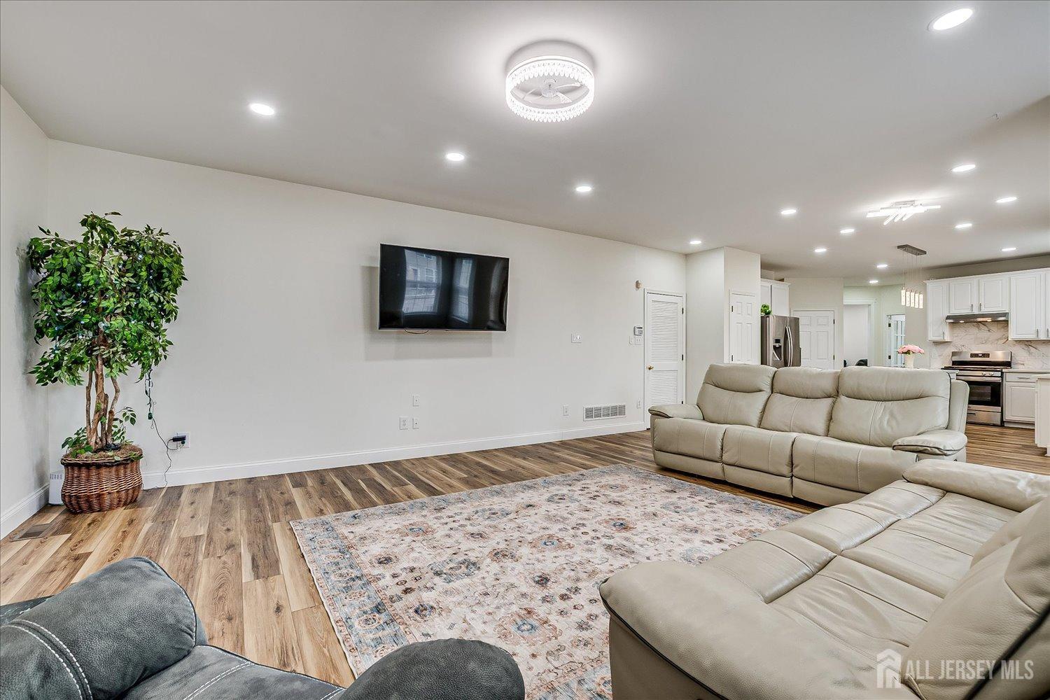 37 Keswick Road, East Windsor, New Jersey image 14