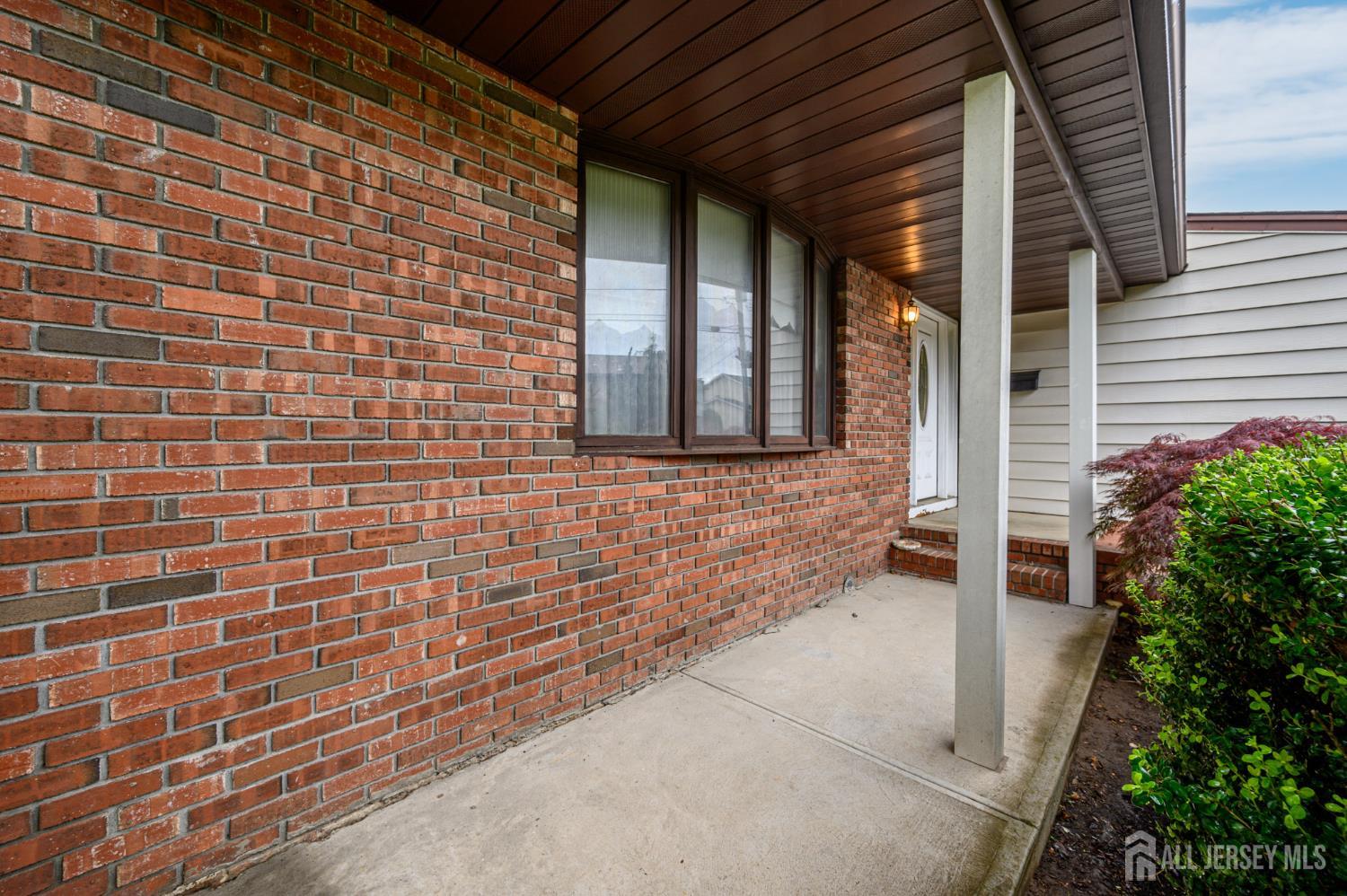 98 S Cliff Road, Colonia, New Jersey image 3