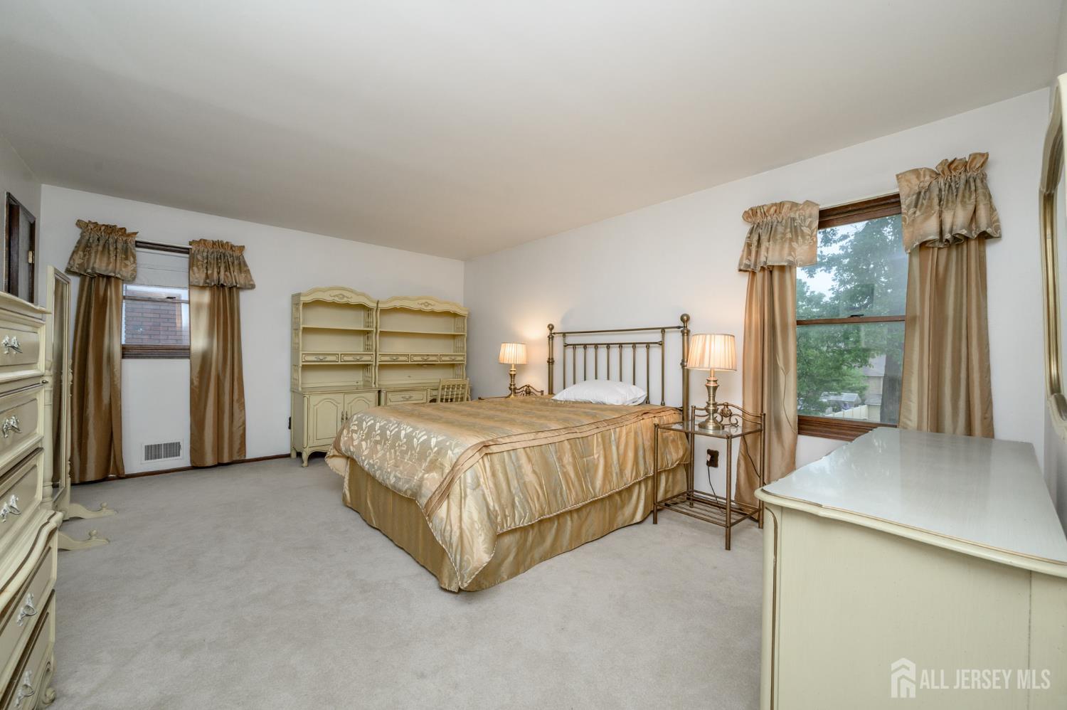 98 S Cliff Road, Colonia, New Jersey image 25