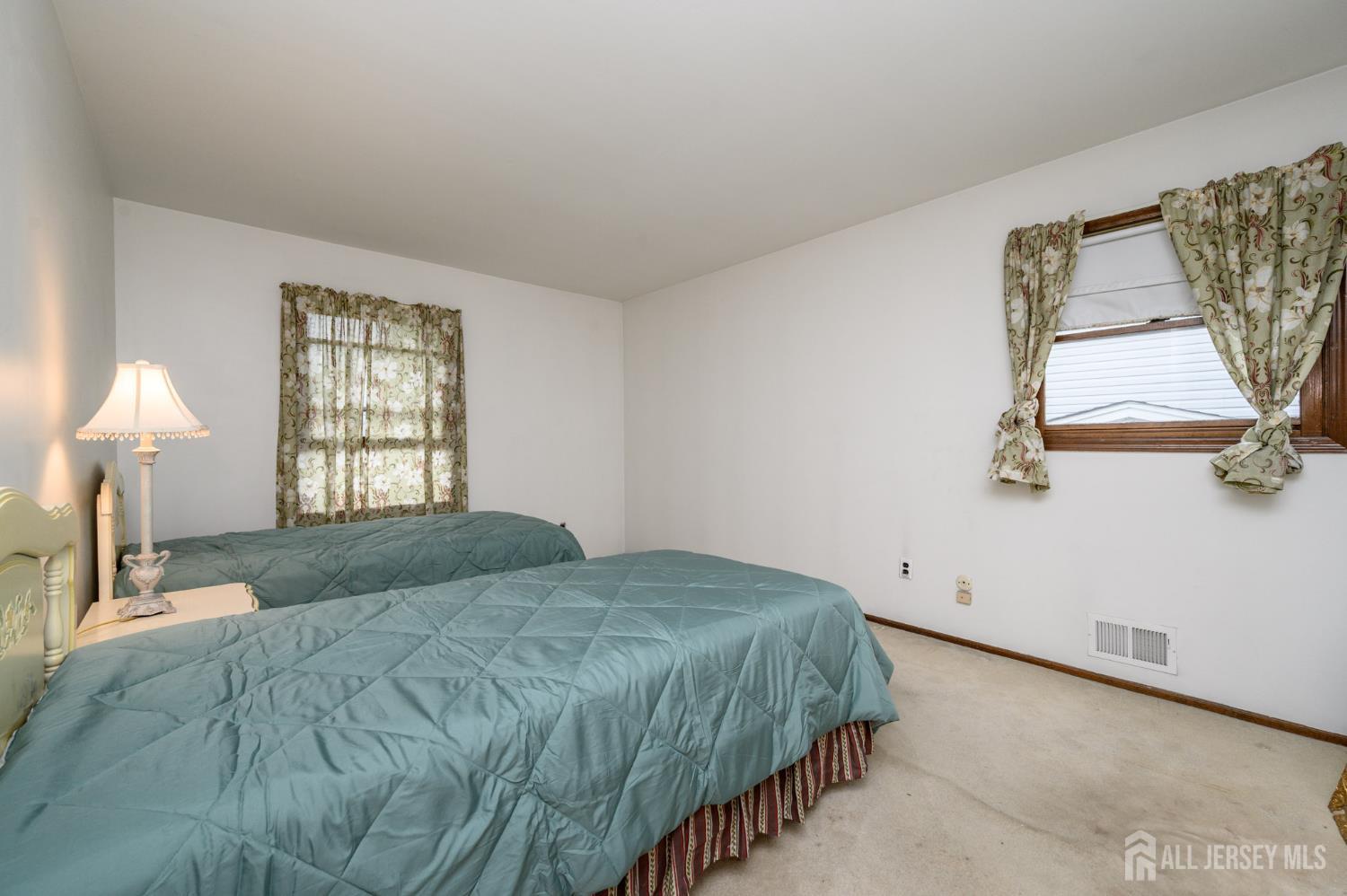 98 S Cliff Road, Colonia, New Jersey image 27