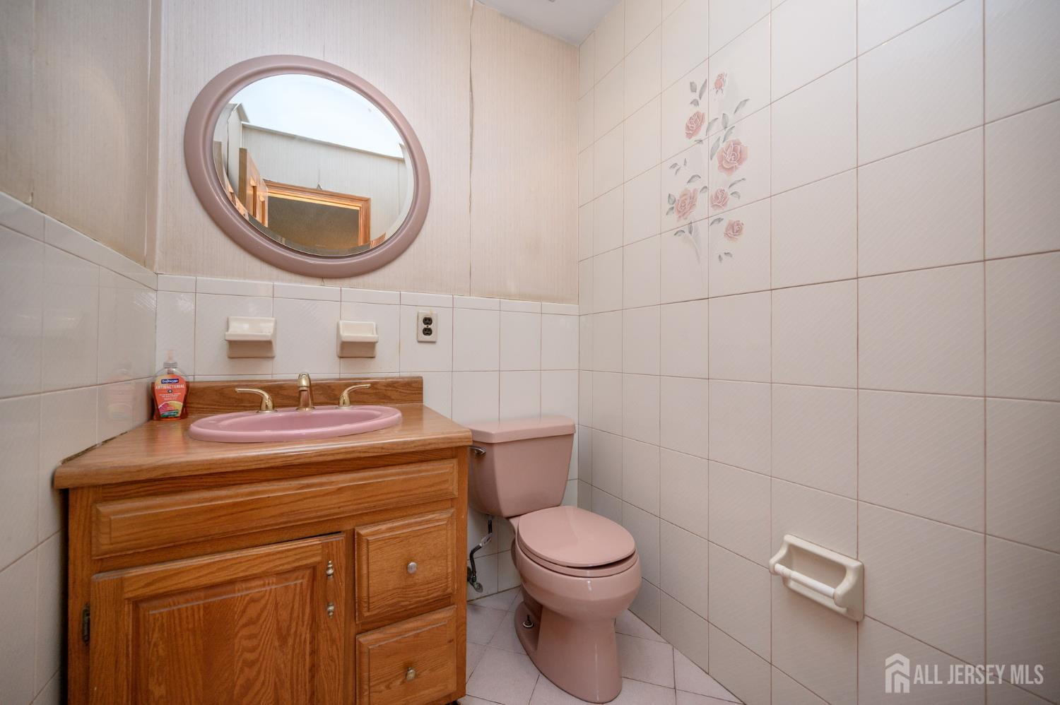 98 S Cliff Road, Colonia, New Jersey image 19