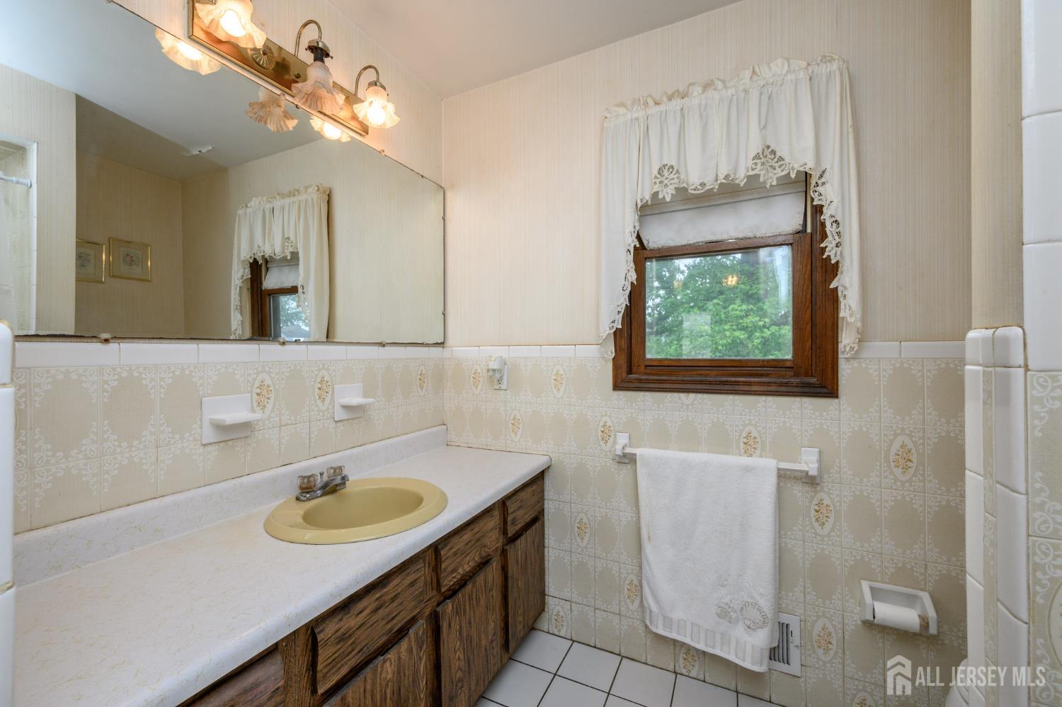 98 S Cliff Road, Colonia, New Jersey image 24