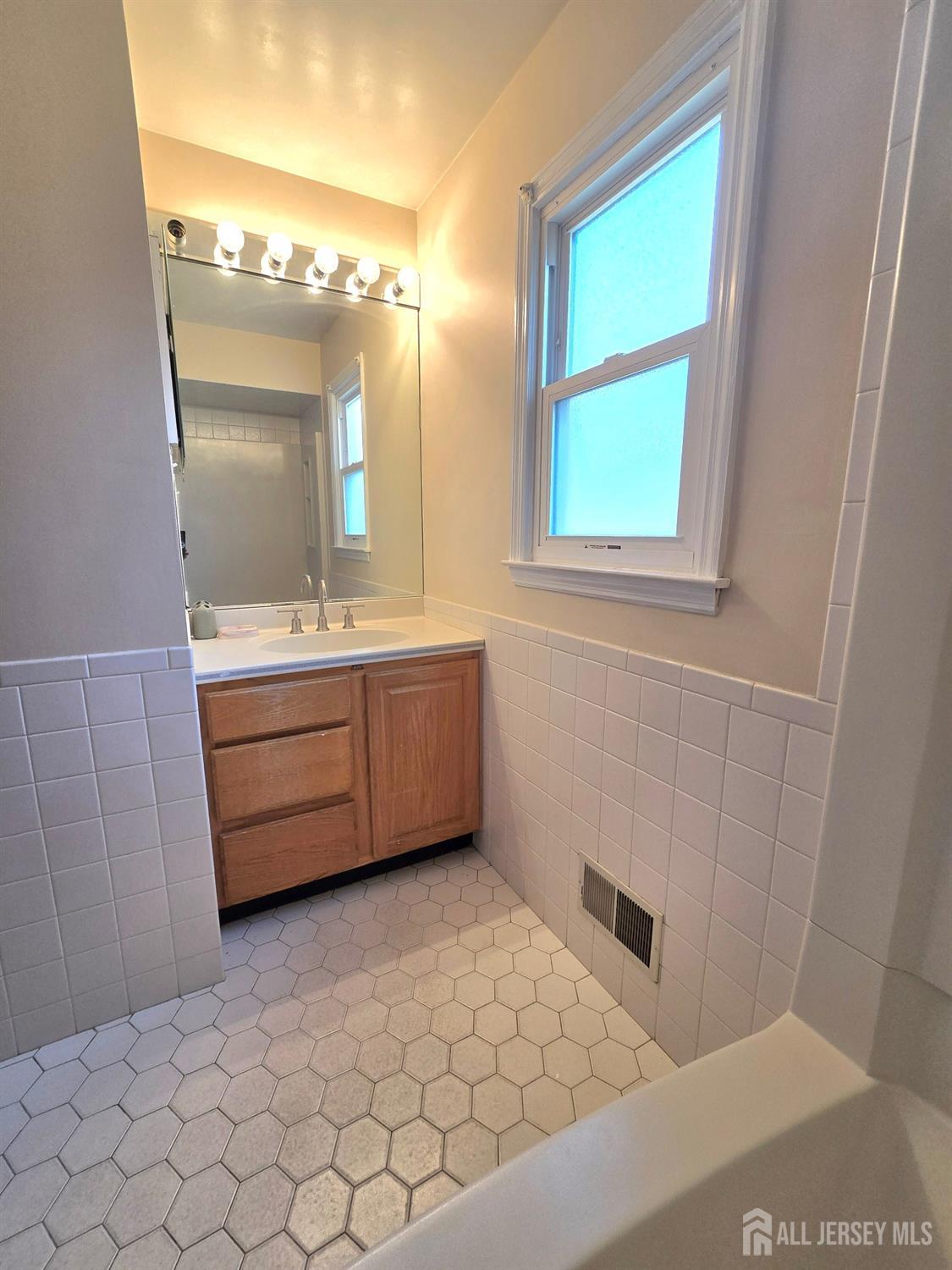 20 Ellingham Avenue, Monroe Township, New Jersey image 25