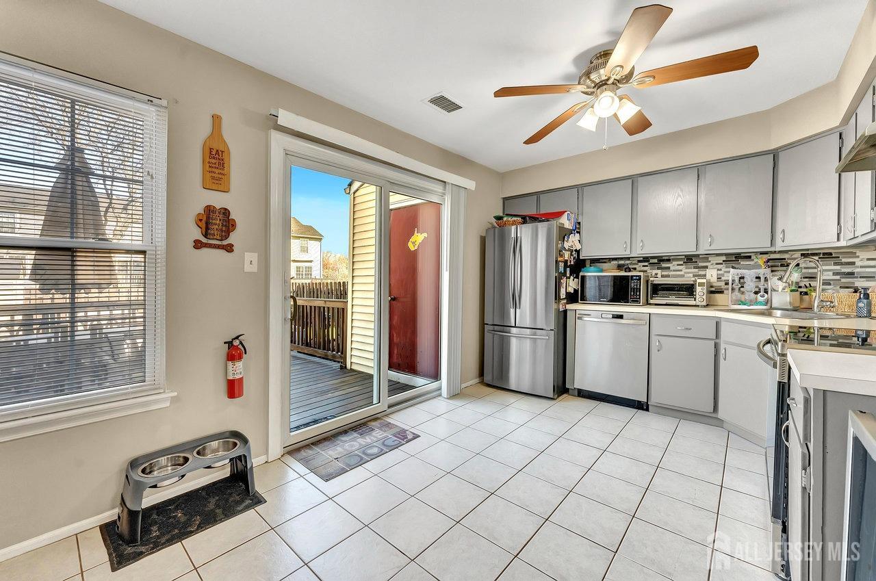 23 Telegraph Lane, Sayreville, New Jersey image 13