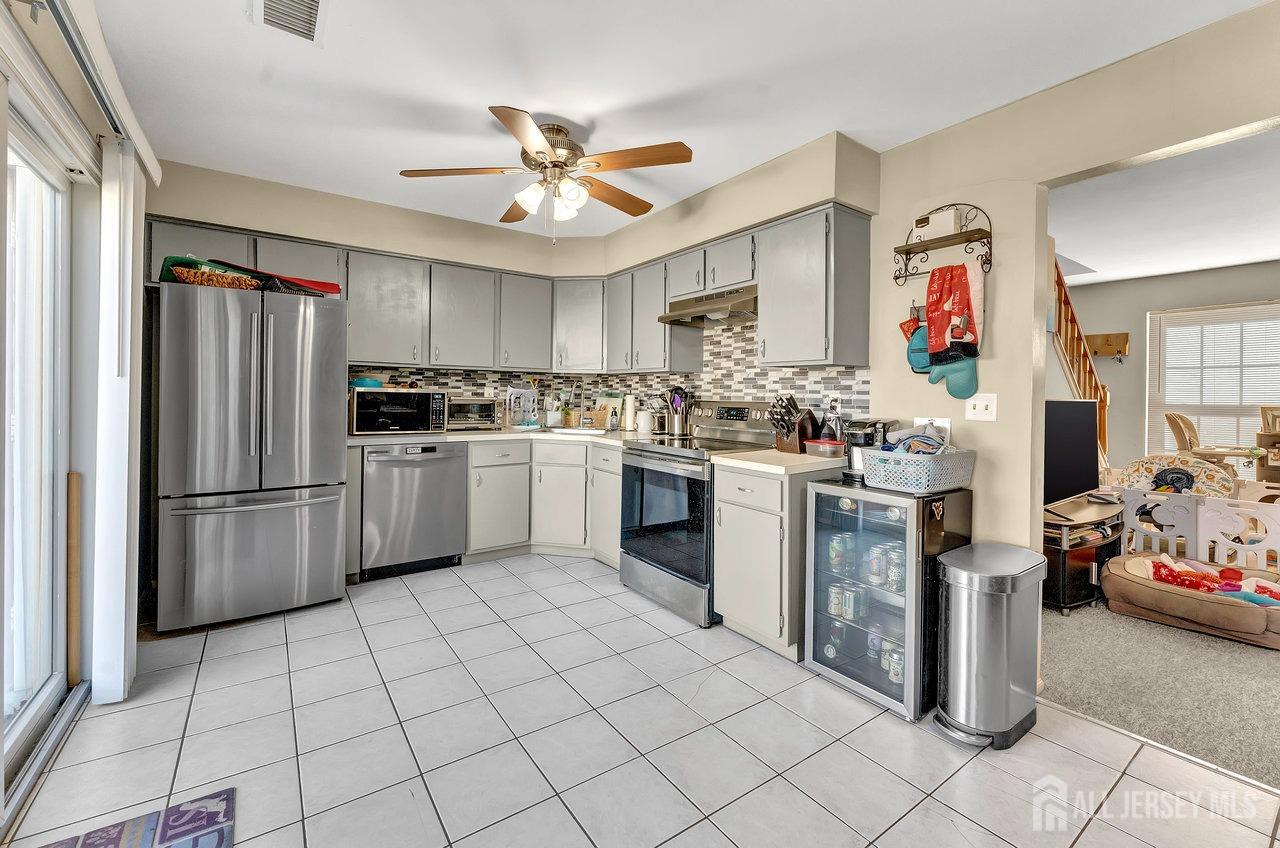 23 Telegraph Lane, Sayreville, New Jersey image 14