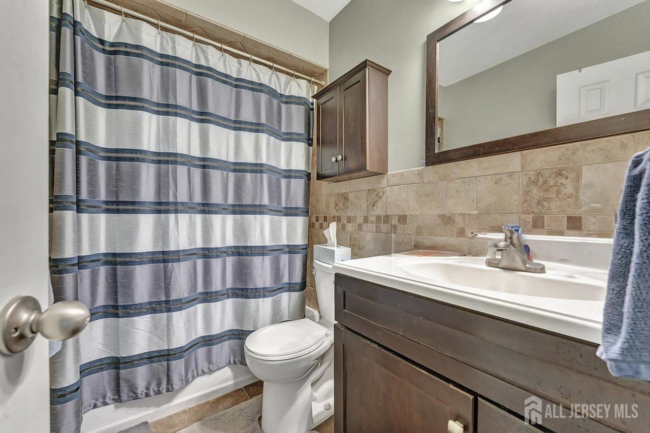 23 Telegraph Lane, Sayreville, New Jersey image 19