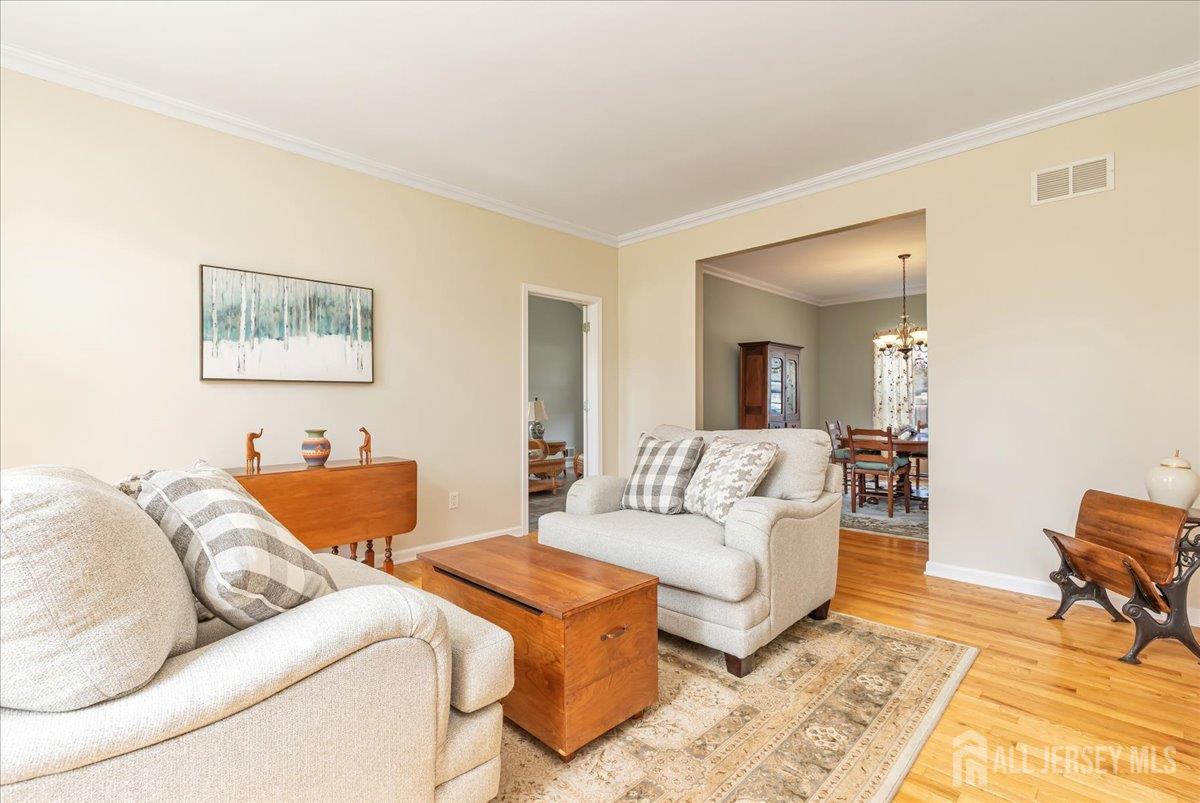 Franklin, New Jersey, 08873, United States, 5 Bedrooms Bedrooms, ,3 BathroomsBathrooms,Residential,Active,2038207