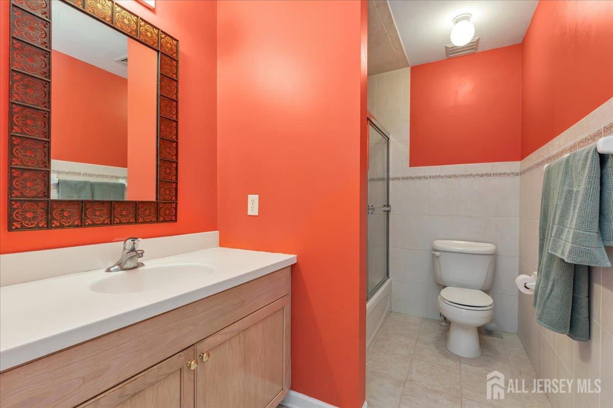 Franklin, New Jersey, 08873, United States, 5 Bedrooms Bedrooms, ,3 BathroomsBathrooms,Residential,Active,2038207