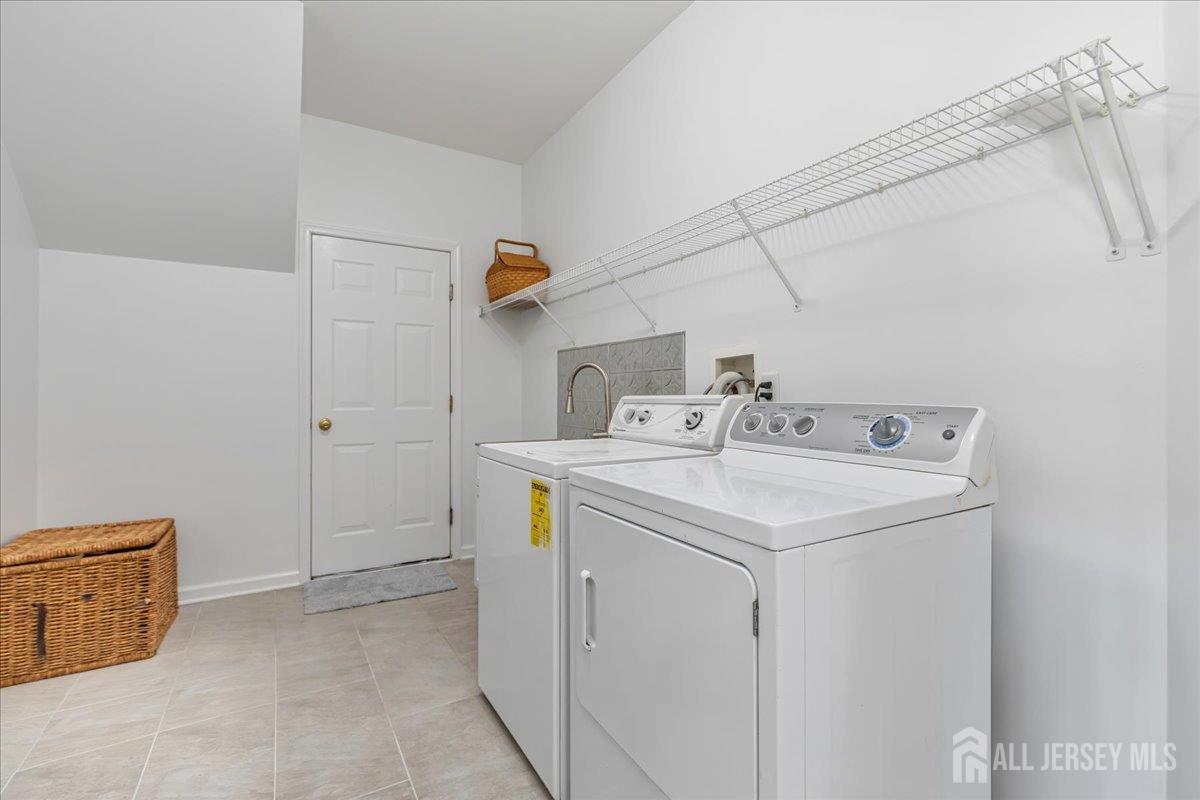 Franklin, New Jersey, 08873, United States, 5 Bedrooms Bedrooms, ,3 BathroomsBathrooms,Residential,Active,2038207