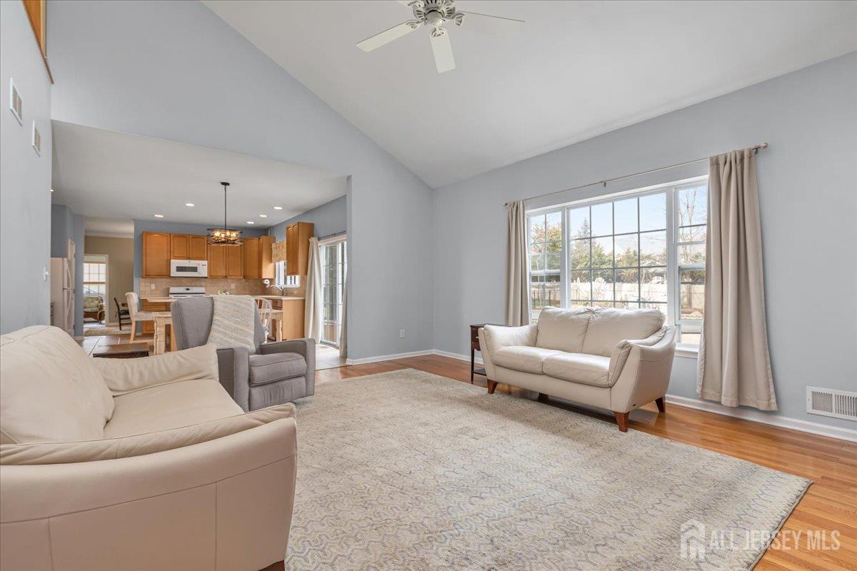 Franklin, New Jersey, 08873, United States, 5 Bedrooms Bedrooms, ,3 BathroomsBathrooms,Residential,Active,2038207