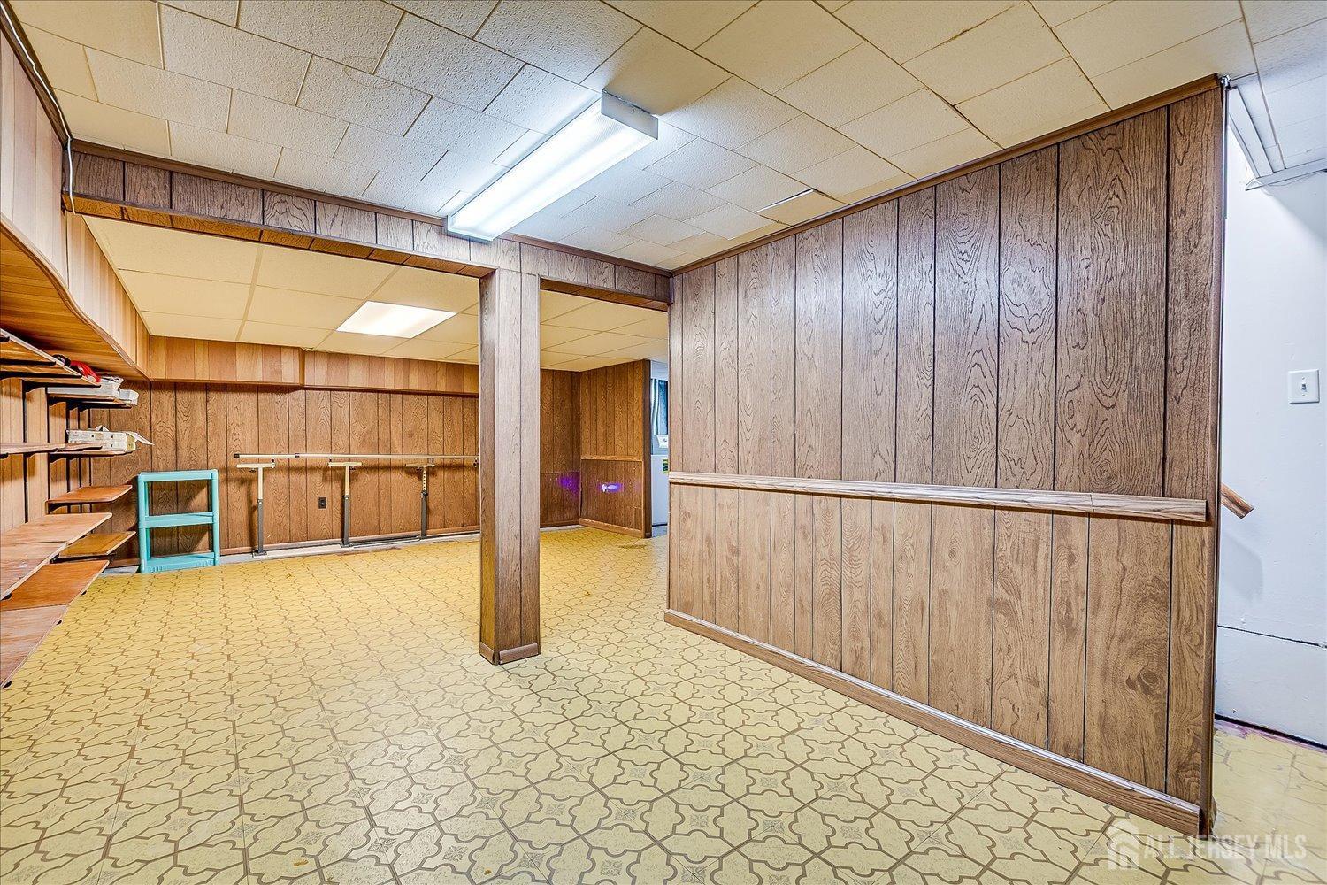 8 Lahiere Avenue, Edison, New Jersey image 34