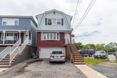 Apartment For Rent - 29-31 Glenn Drive #1<br/> Middlesex County, Keasbey, NJ 08832