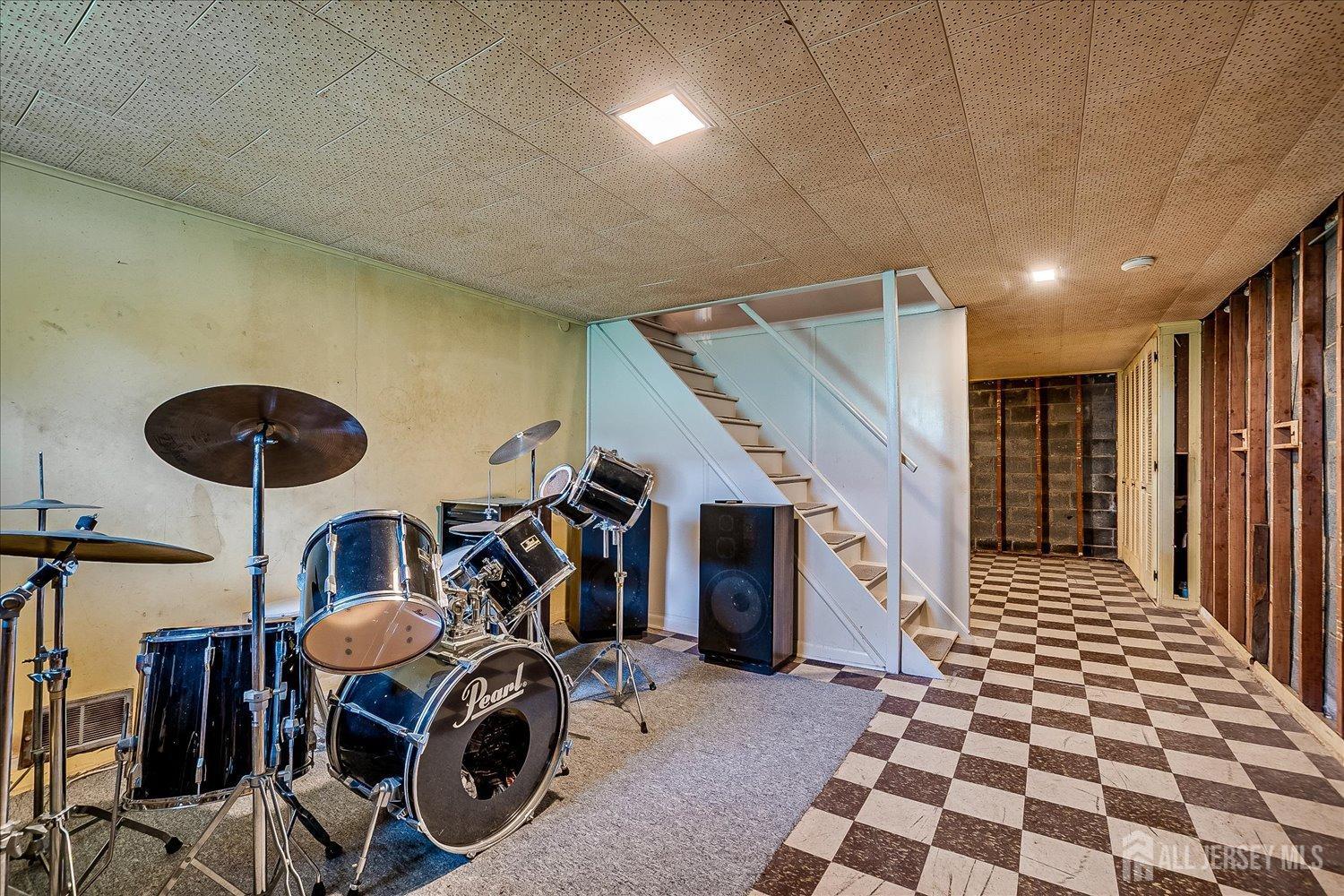 113 Gubernat Drive, South Plainfield, New Jersey image 22