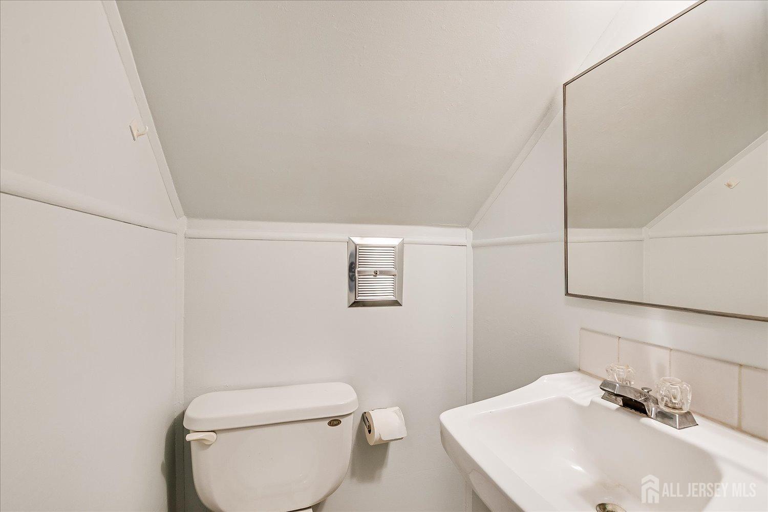 113 Gubernat Drive, South Plainfield, New Jersey image 18