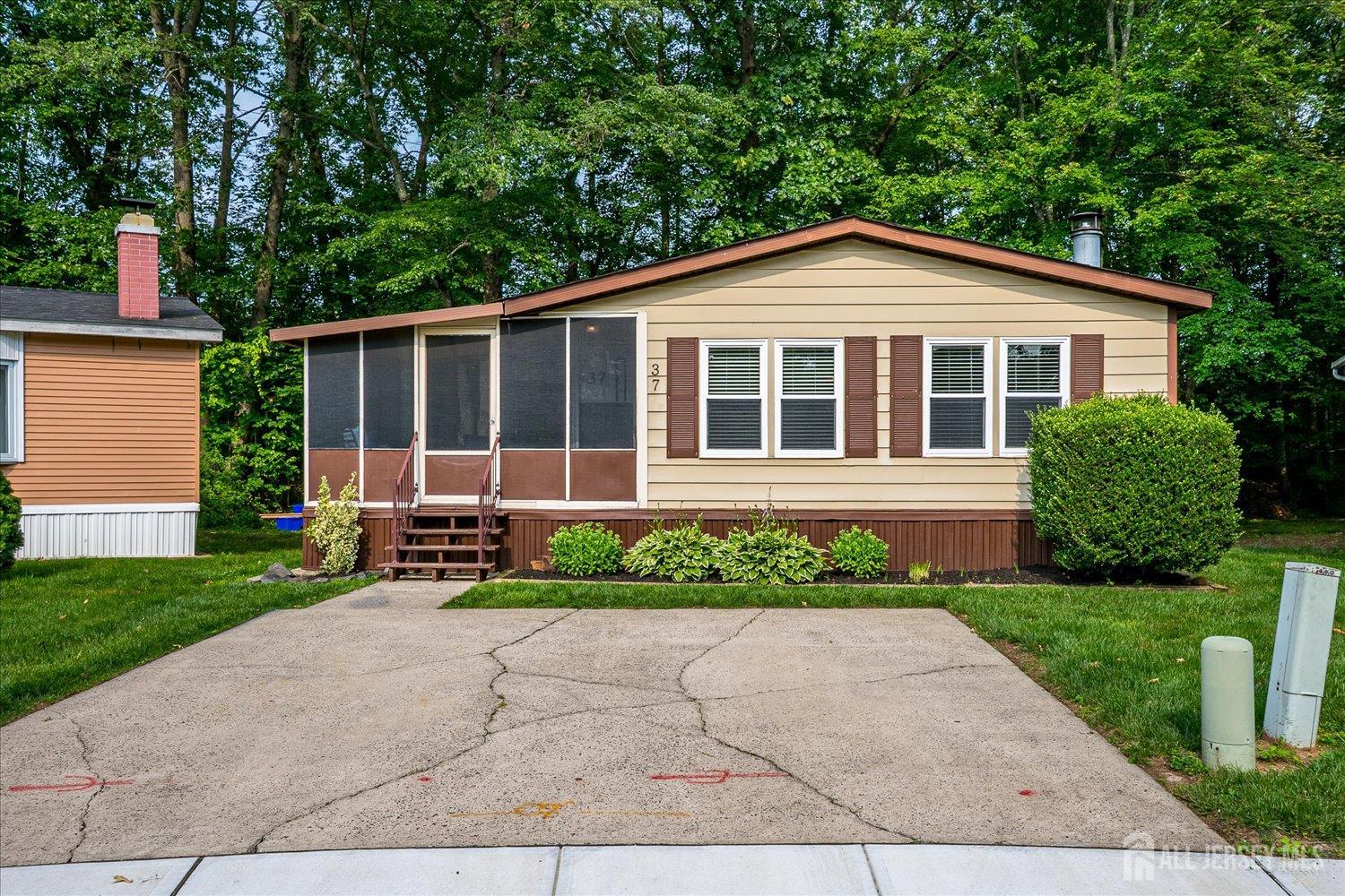 37 Whitman Road, North Brunswick, New Jersey image 1