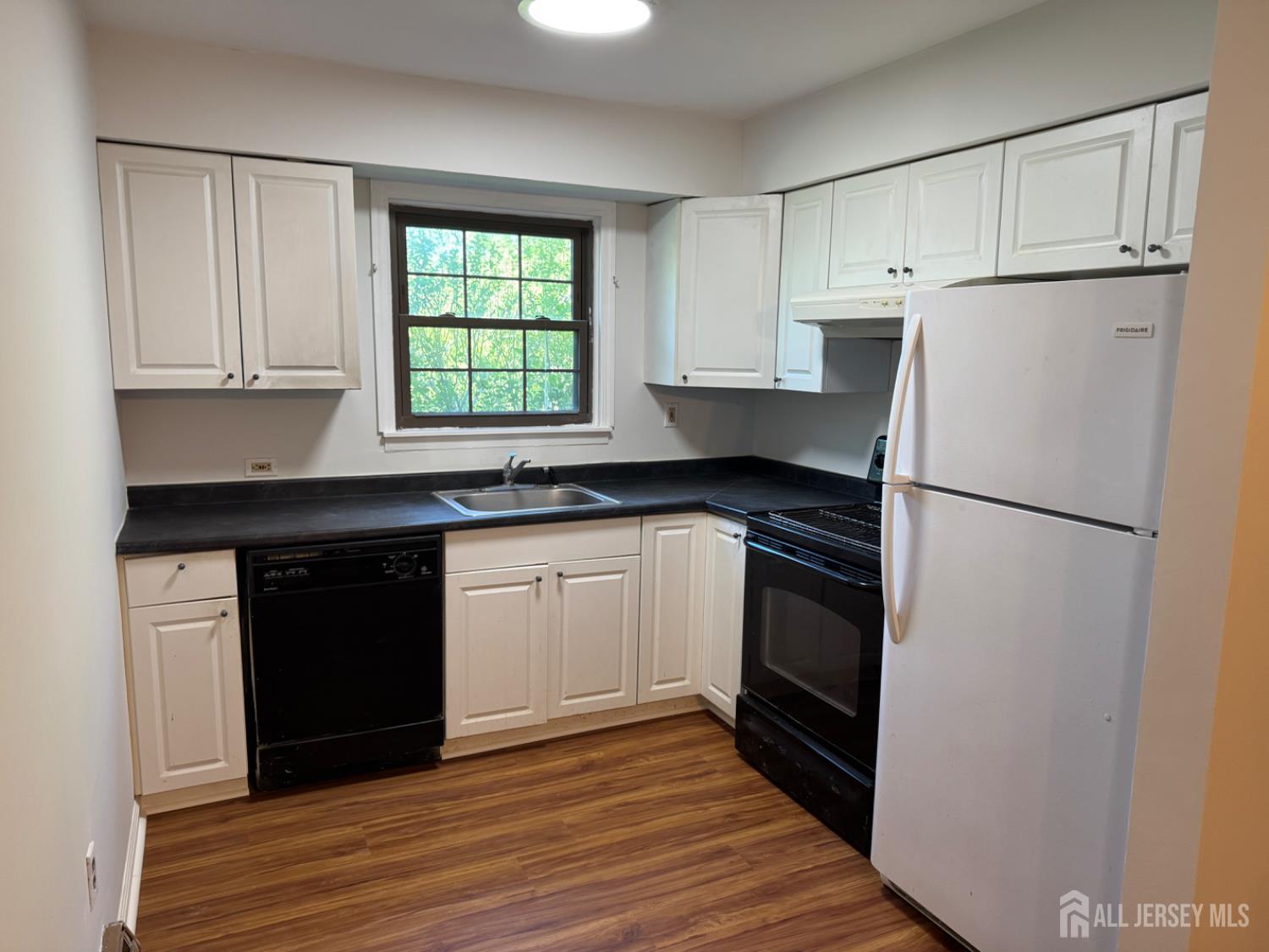 3013 Cromwell Court, Hillsborough, New Jersey image 12