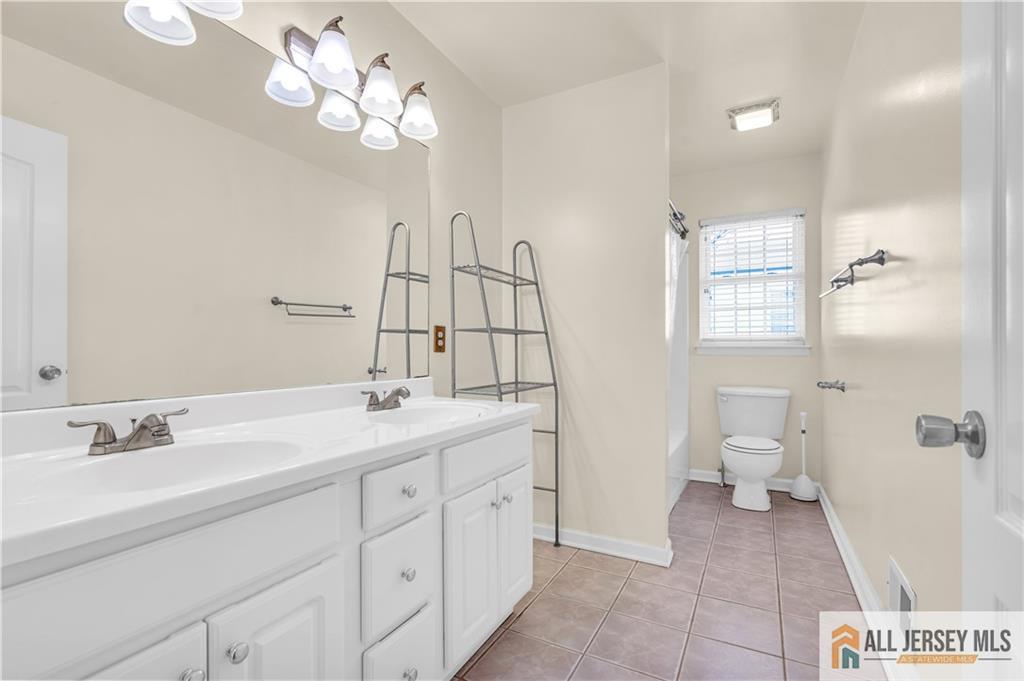 202 Runyon Avenue #2, Middlesex, New Jersey image 16