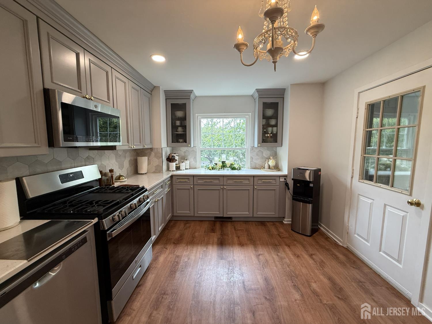 386 Waterview Road