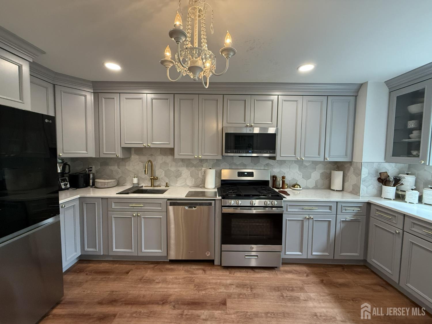 386 Waterview Road