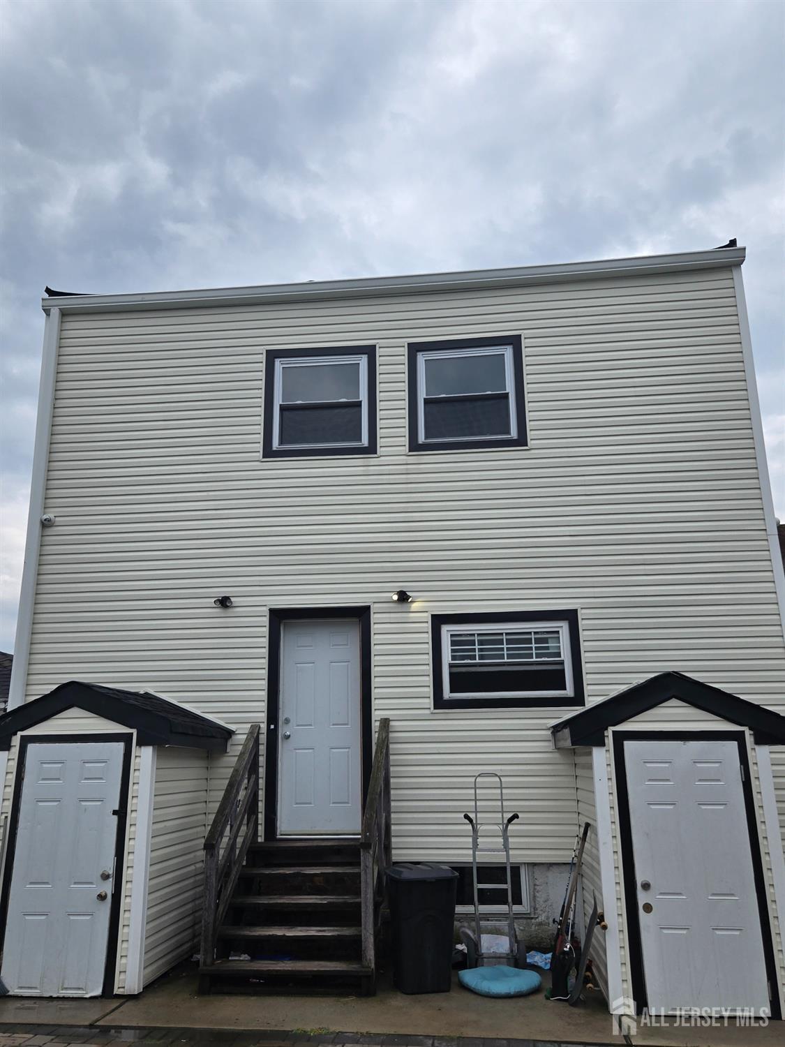 Photo 1 of 30 — 39 Union Street, Carteret, NJ 07008