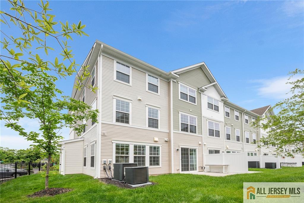 702 Station Road, Dunellen, New Jersey image 29