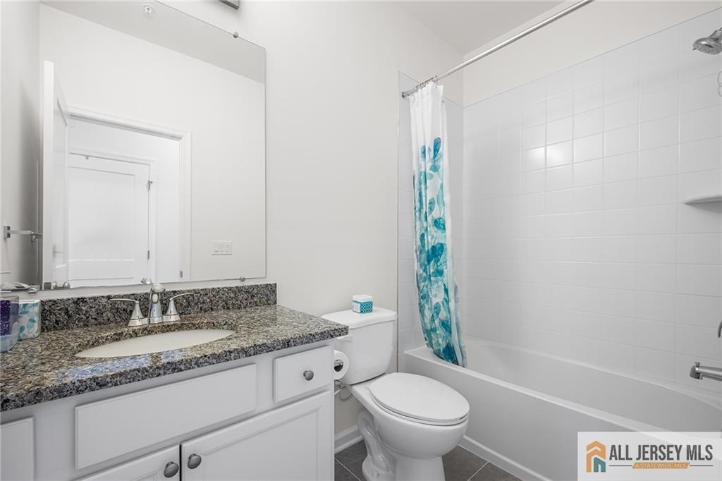 702 Station Road, Dunellen, New Jersey image 27