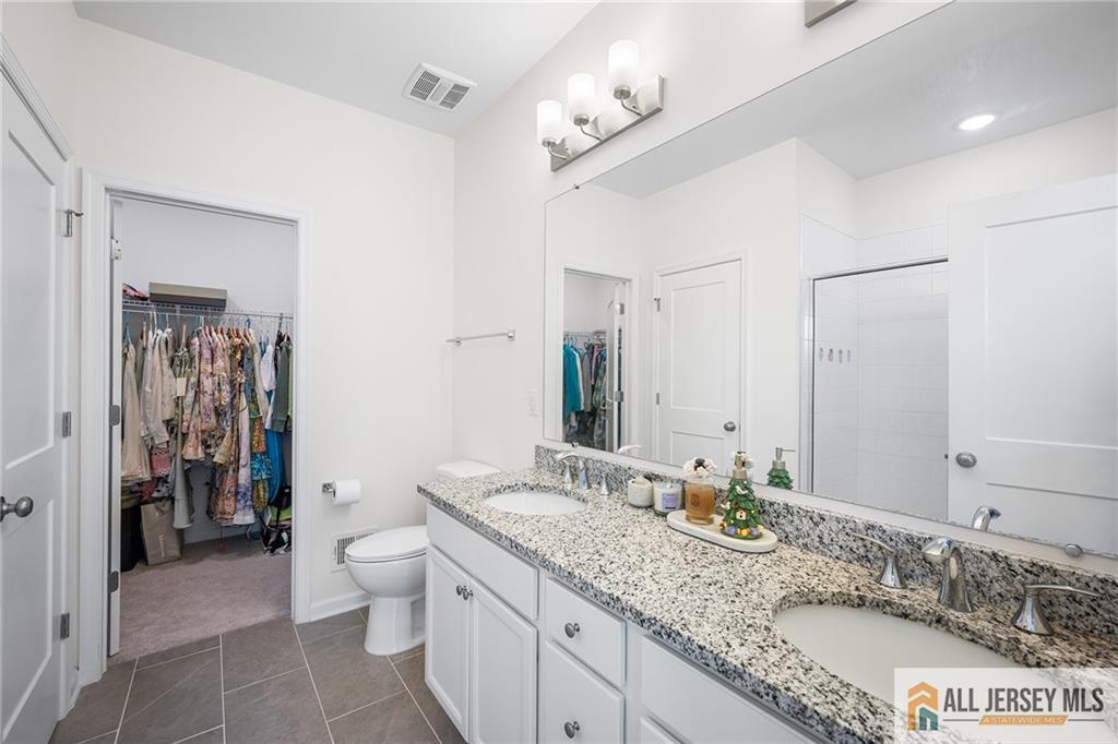 702 Station Road, Dunellen, New Jersey image 22