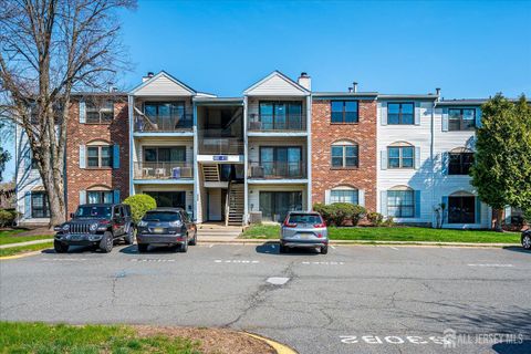 Condo For Sale - 409 Lancaster Court<br/> Middlesex County, Piscataway, NJ 08854