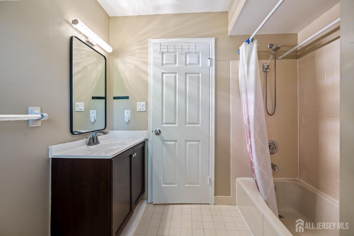 58 La Rue Lane, East Brunswick, New Jersey image 14