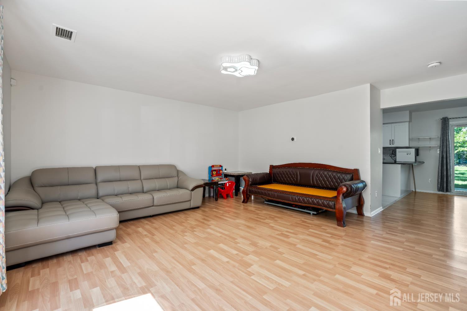58 La Rue Lane, East Brunswick, New Jersey image 3
