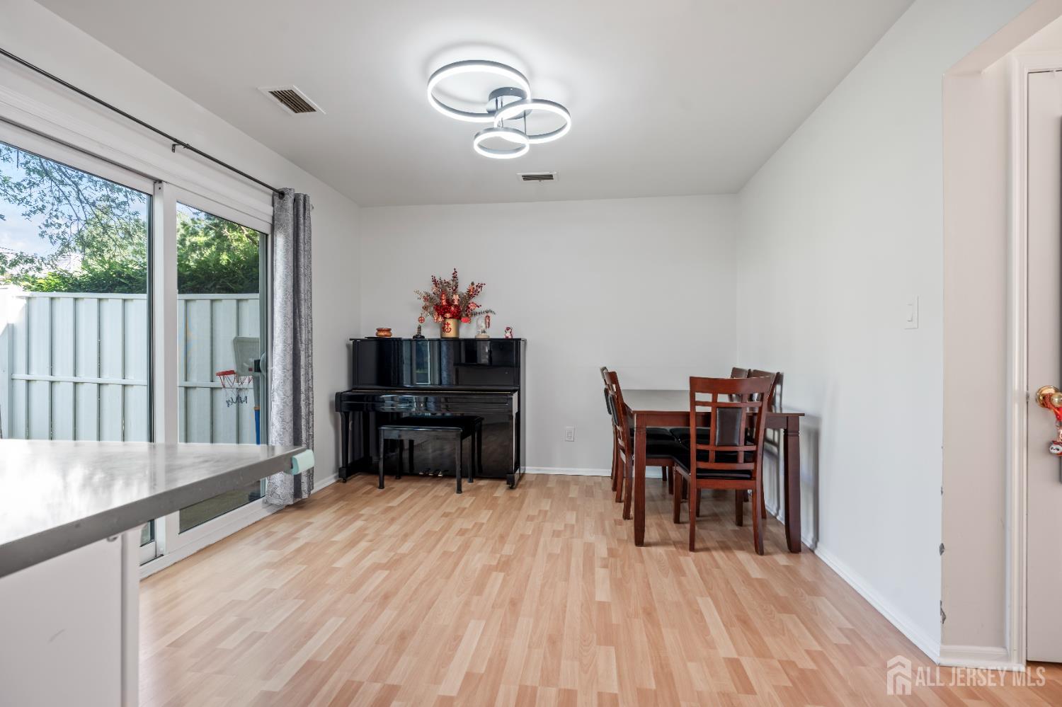 58 La Rue Lane, East Brunswick, New Jersey image 7