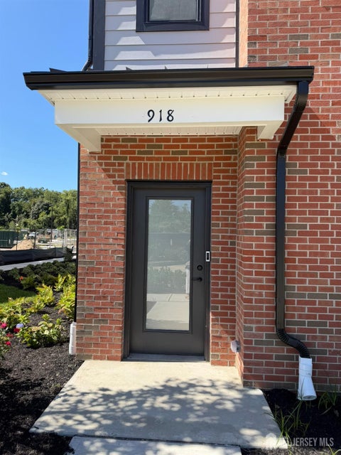 Townhouse For Rent - 918 District Boulevard<br/> East Brunswick, NJ 08816